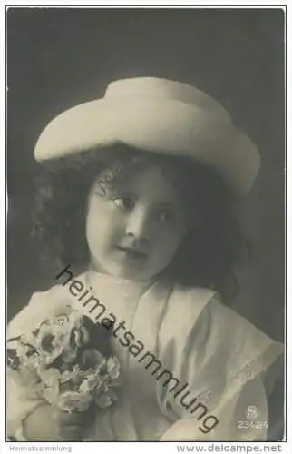 Kleines Mädchen - fillette - little girl - Verlag S F.F. L.J. 2342/4 gel. 1909