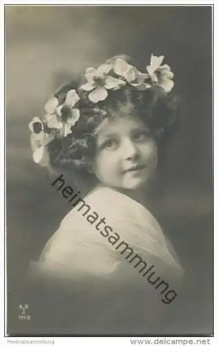 Kleines Mädchen - fillette - little girl - Verlag B. B. J 111-2 gel. 1910