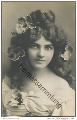 Junge Frau mit Blumen im Haar - jeune femme - Verlag KGH 1143/4 gel. 1907