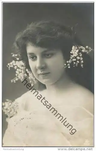 Junge Frau mit Blumen im Haar - jeune femme - Verlag KGH 1141/3 - gel. 1907