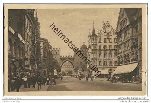 München - Neuhausstrasse mit Karlstor