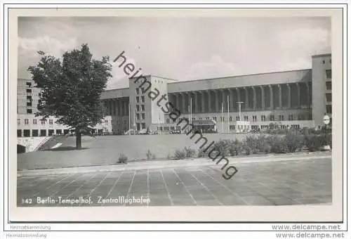 Berlin-Tempelhof - Zentralflughafen - Foto-AK 1952