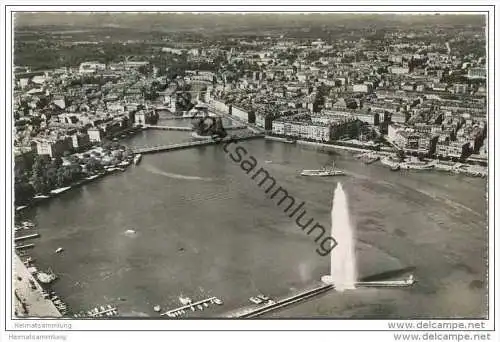 Geneve - Vue aerienne du jet d&acute; eau - la Rade et la Ville - Foto-AK