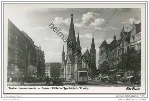 Berlin - Tauentzienstrasse und Kaiser-Wilhelm-Gedächtniskirche - Foto-AK Handabzug