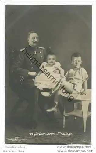 Grossväterchens Lieblinge - Kaiser Wilhelm mit seinem Enkeln