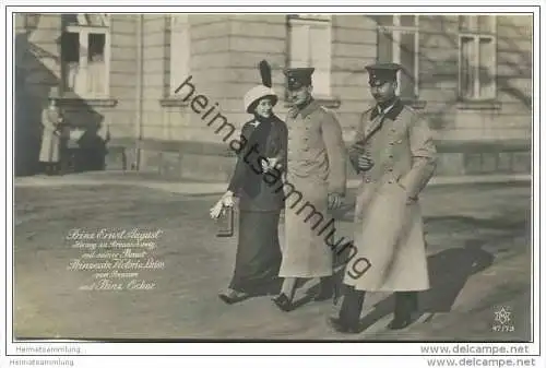 Prinz Ernst August Herzog zu Braunschweig mit seiner Braut Prinzessin Victoria Luise von Preussen und Prinz Oskar