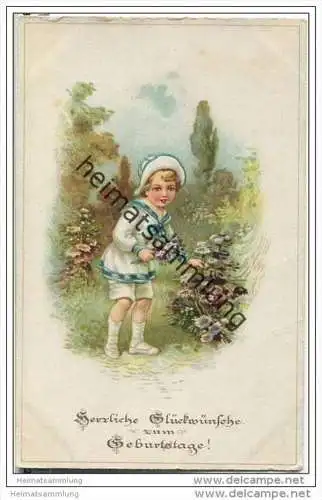 Kind beim Blumenpflücken