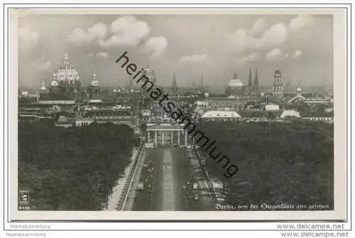 Berlin-Mitte - Brandenburgertor von der Siegessäule aus gesehen - Foto-AK 30er Jahre