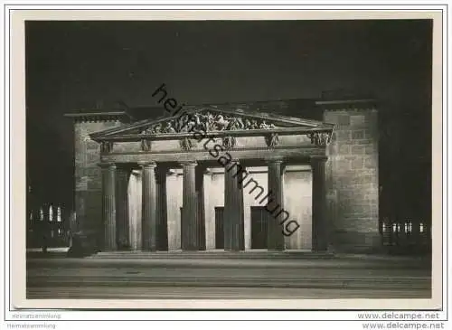 Berlin bei Nacht - Ehrenmal - Foto-AK Grossformat 40er Jahre