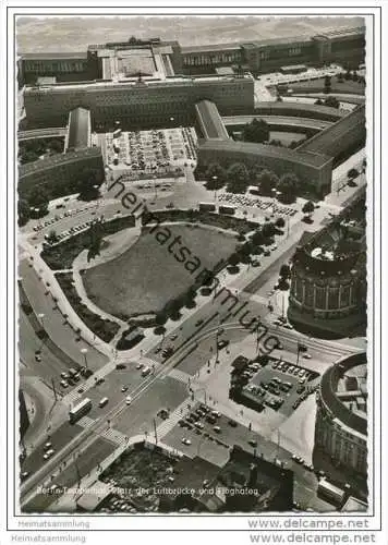 Berlin - Tempelhof - Platz der Luftbrücke und Flughafen - Foto-AK Grossformat