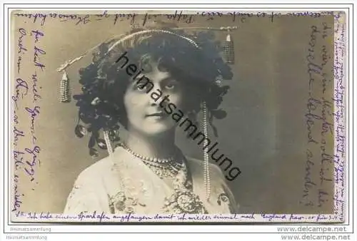 Junge Frau - Foto-AK