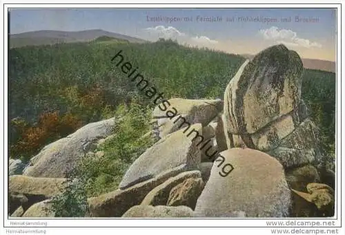 Leistklippen mit Fernsicht auf Hoheklippen und Brocken