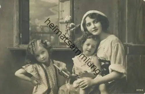 Frau mit Kindern - Seifenblasen - Feldpost gel. 1915