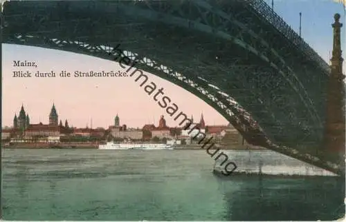 Mainz - Blick durch die Straßenbrücke