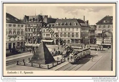 Karlsruhe - Pyramide auf dem Adolf Hitler Platz - Strassenbahn