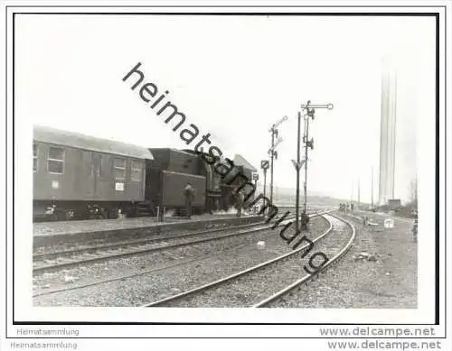 BR50 Lokomotive im Bahnhof Warburg auf dem Weg nach Kassel 1969 - Foto 7,5cm x 10,5cm