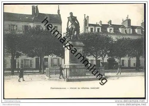 Fontainebleau - Statue du General Damesme