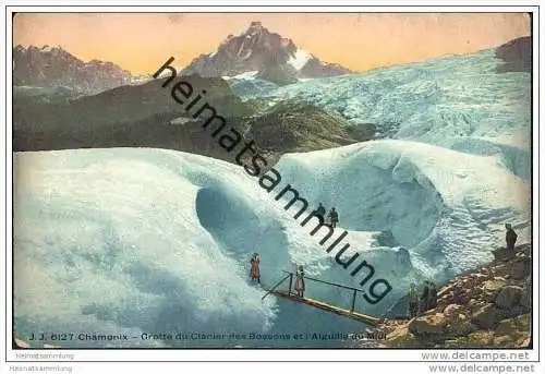 Chamonix - Grotte du Glacier des Bossons et l'Alguille du Midi