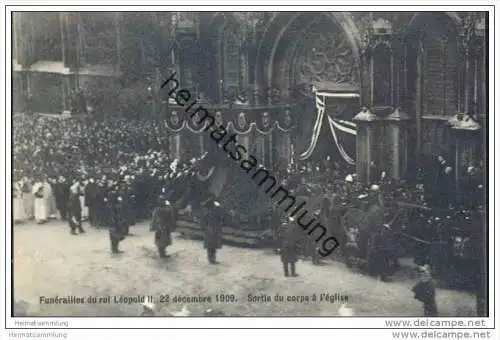 Funérailles du roi leopold II - 22 décembre 1909 - Sortie du corps à l'église