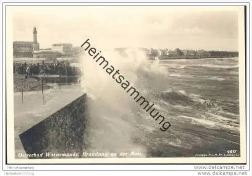 Warnemünde - Brandung an der Mole - Foto-AK 40er Jahre