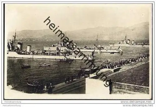 Istanbul - Kocatepi - Kriegsschiffe im Hafen - Foto-AK 30er Jahre