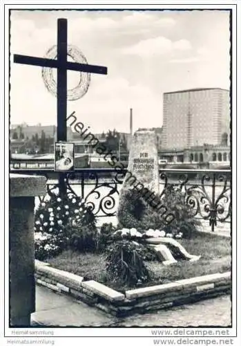 Berlin - Gedenkstein an der Oberbaumbrücke