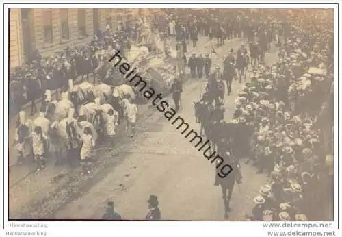 Fêtes de l'Independance a Bruxelles - Char de la patrie en fête