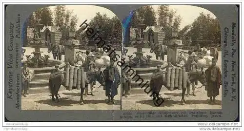 Indien - Darjeeling - Bhutanesische Milchmänner mit Bambusgefässen - Keystone View Company - Stereofotographie