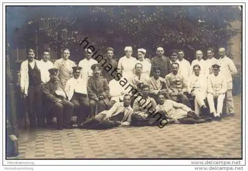 Soldatengruppe - Lazarett - Foto-AK