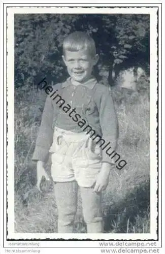 Kleiner Junge in Lederhosen - Foto-AK 40er Jahre