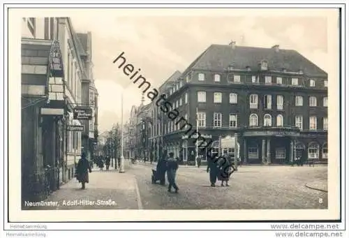 Neumünster - Adolf-Hitler-Strasse - Bahnhofs-Hotel - Foto-AK 30er Jahre
