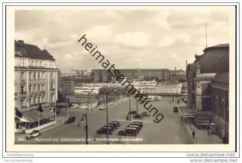 Kiel - Bahnhof mit Abfahrtstelle des Seedienstes Ostpreussen - Fähre Tannenberg - Foto-AK 30er Jahre