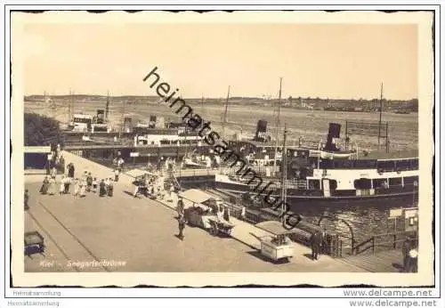 Kiel - Seegartenbrücke - Ausflugsdampfer - Dampferanlegestelle