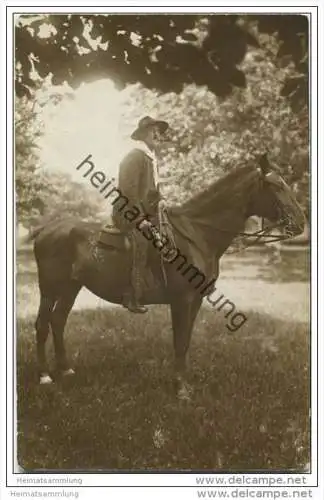 Pferd - Reiter - Cowboy mit Revolver - Foto-AK 20er Jahre