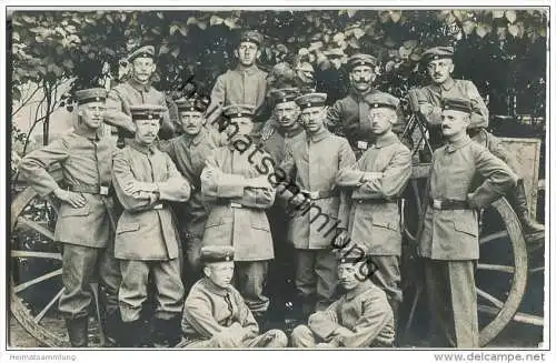 Soldatengruppe - Kutsche - Foto-AK - Feldpost