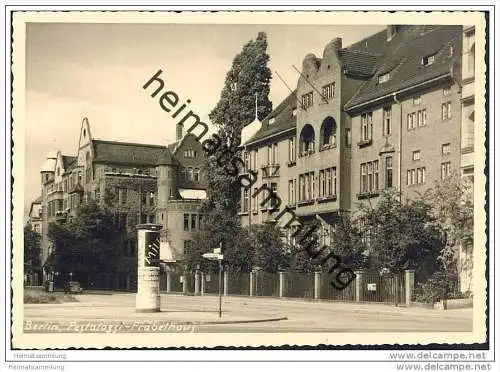 Berlin-Schöneberg - Barbarossastrasse - Pestalozzi-Fröbelhaus - Foto-AK Handabzug