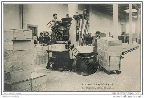 Pontarlier - Maison PERNOD Fils - Machine a clouer les caisses