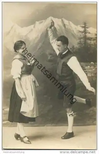 Innsbruck - Odeon Casino Restaurant - Volkstanz - native costumes of singers - Foto-AK 20er Jahre