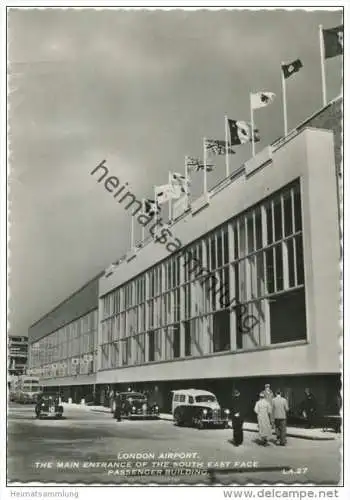 London Airport - The main entrance of the south easr face - Foto-AK Grossformat gel. 1956