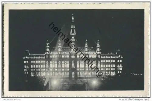 Wien - Rathaus - Nachtaufnahme