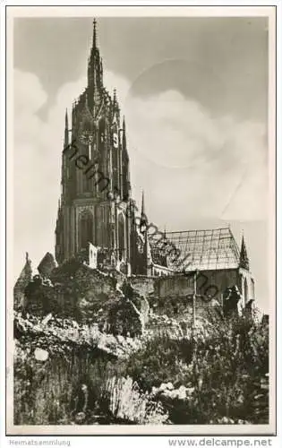 Frankfurt a. M. - Der Dom im Trümmerfeld - Foto-AK - Verlag Peter Nagel Frankfurt gel. 1952