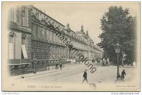 Paris - Le Quai du Louvre