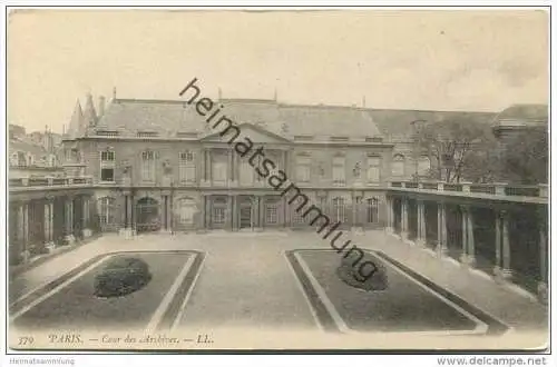 Paris - Cour des Archives