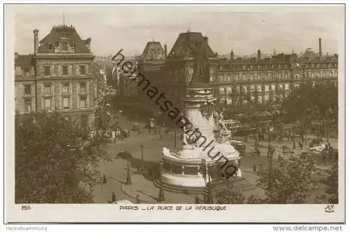 Paris - La Place de la République - Foto-AK 30er Jahre