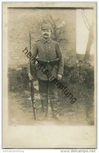 Soldat in Uniform - Foto-AK - Rückseite beschrieben