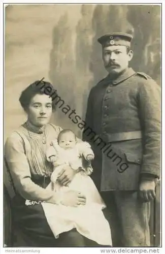 Soldat mit Frau und Kind - Foto-AK - Fotoatelier Jos. Werner München Isartorplatz 2 - Rückseite beschrieben