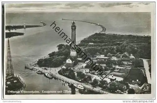 Osternothafen - Leuchtturm und Mole - Fliegeraufnahme