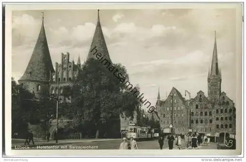 Lübeck - Holstentor - Strassenbahn - Foto-AK