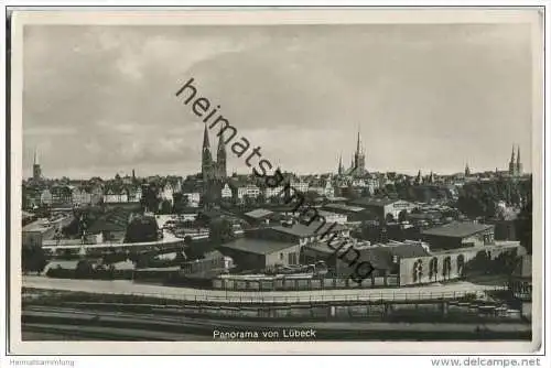 Lübeck - Panorama - Foto-AK