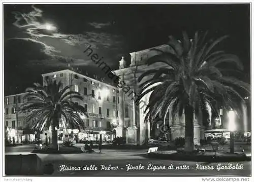 Finale Ligure di notte - Piazza Garibaldi - Riviera delle Palme - Vera fotografia - AK Grossformat